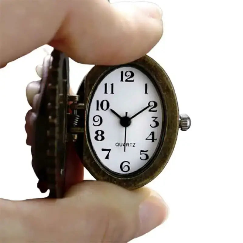 Elegante Anhängeuhr in Naturfarben mit Quarzbaum-Anhängeuhr