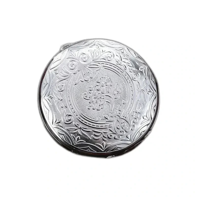 Herren-Automatiktaschenuhr mit Gravur – silberner Savonettendeckel mit gravierten Blumenmotiven, geschlossen