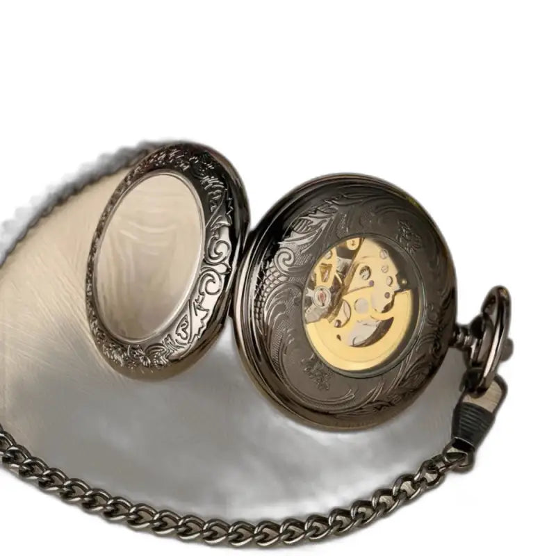 Montre de Poche Automatique Rusticgem Noir ouverte avec chaîne en design orné